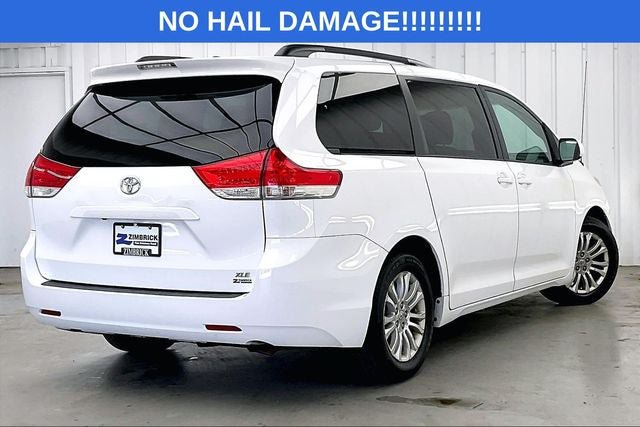 Used 2012 Toyota Sienna XLE w/ Entertainment Pkg FWD image 12