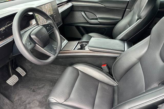 Used 2024 Tesla Model X image 11