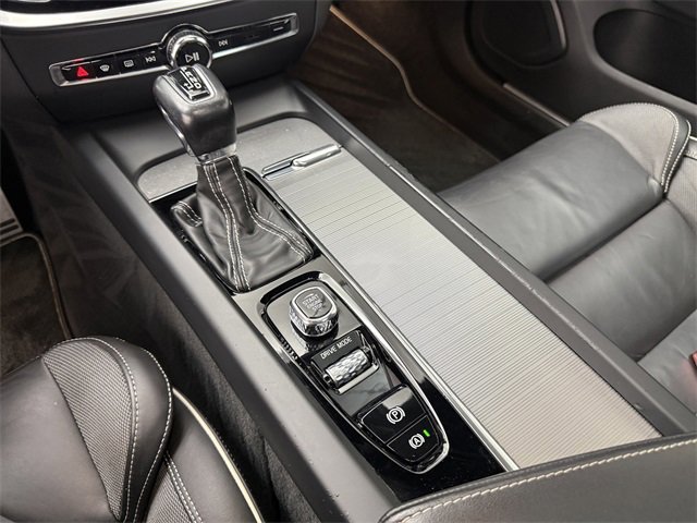 Used 2019 Volvo S60 T5 R-Design image 24