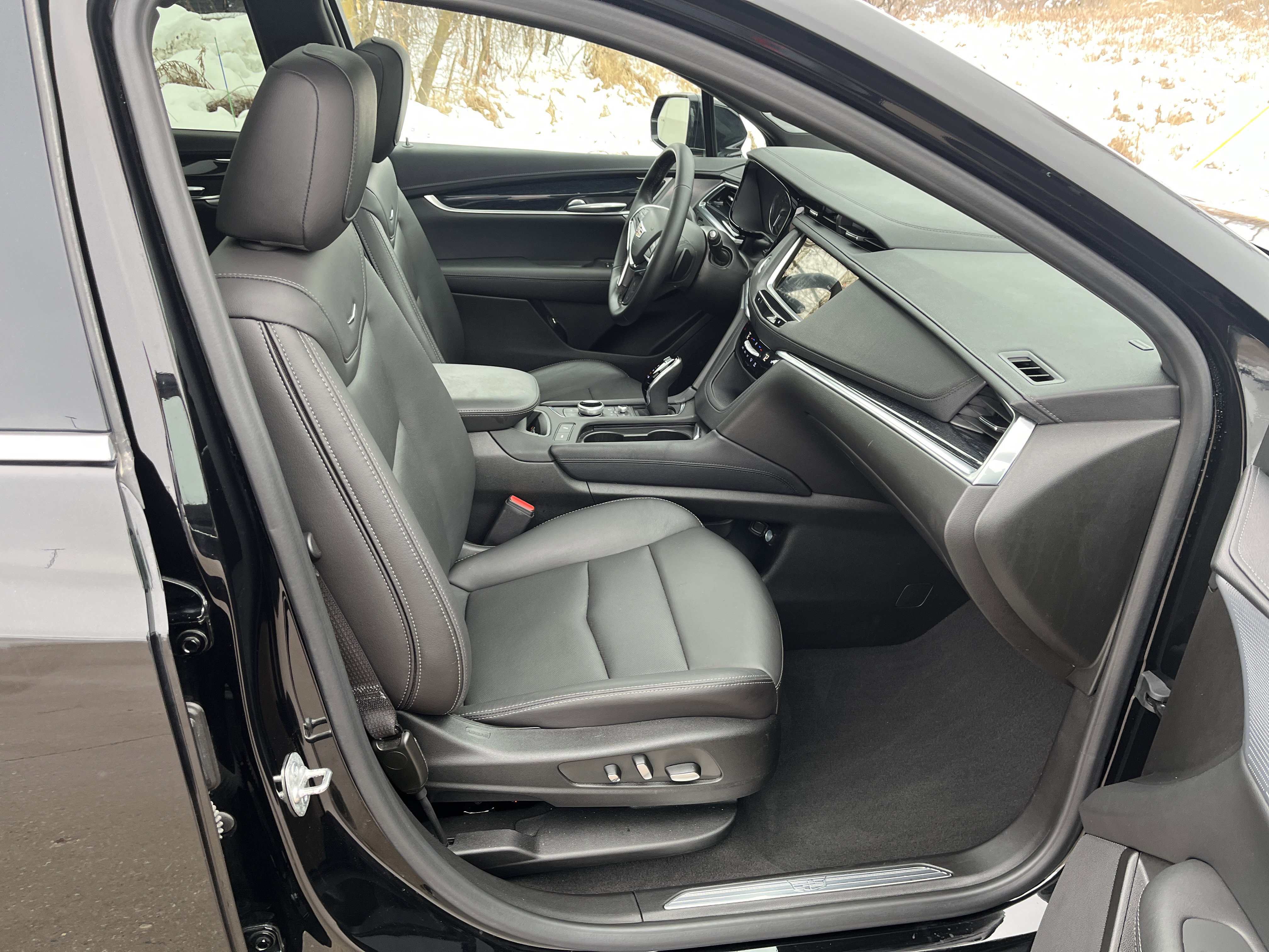 Used 2025 Cadillac XT5 Premium Luxury image 17