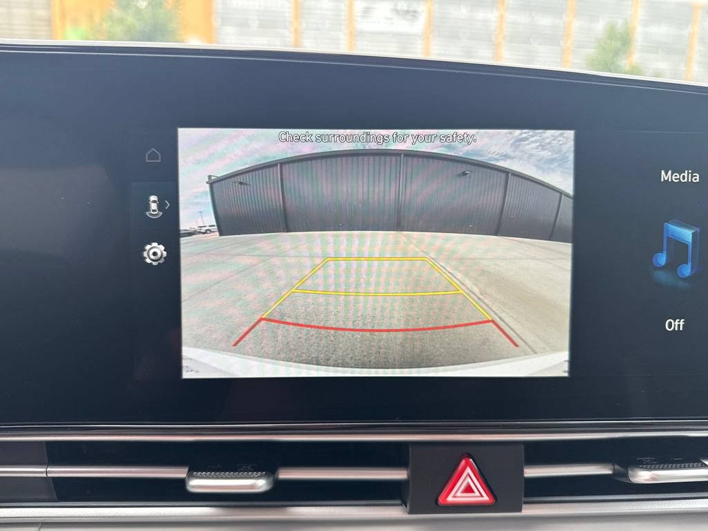New 2026 Hyundai Elantra Limited FWD image 27