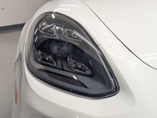 Used 2022 Porsche Panamera 4 Platinum Edition image 30