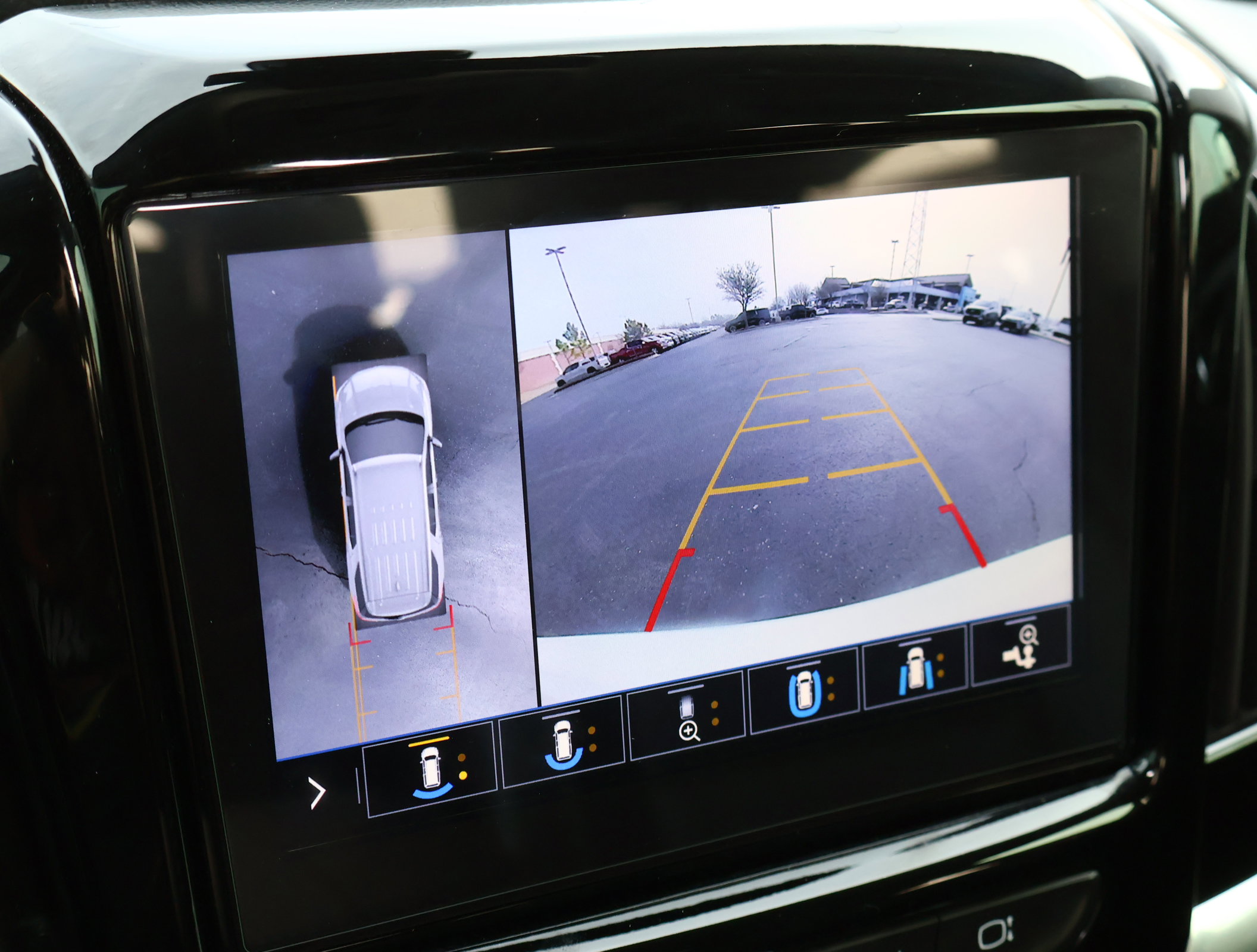 Used 2020 Chevrolet Traverse Premier w/ Redline Edition image 5