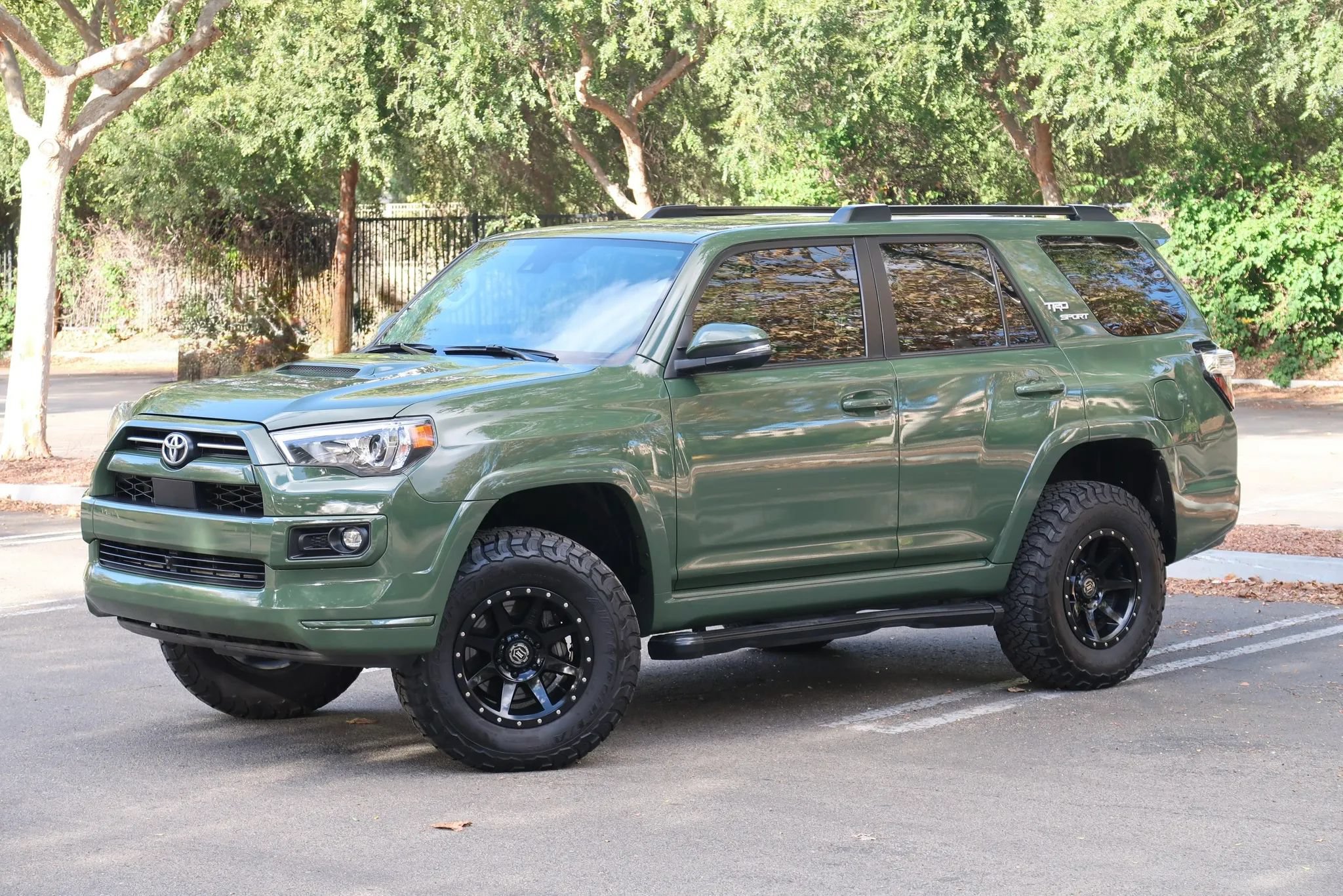 Used 2022 Toyota 4Runner TRD Sport w/ Technology Package AWD/4WD image 2