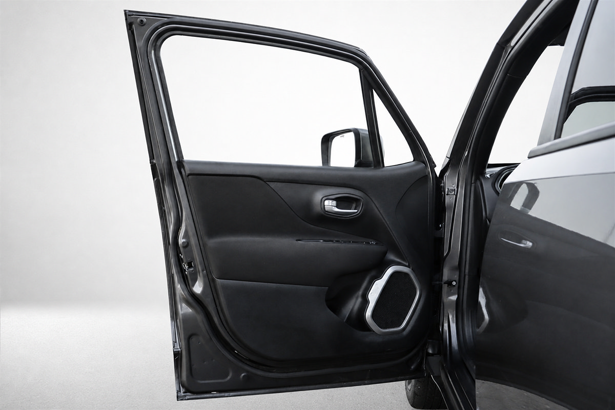 Used 2021 Jeep Renegade Latitude AWD/4WD image 23