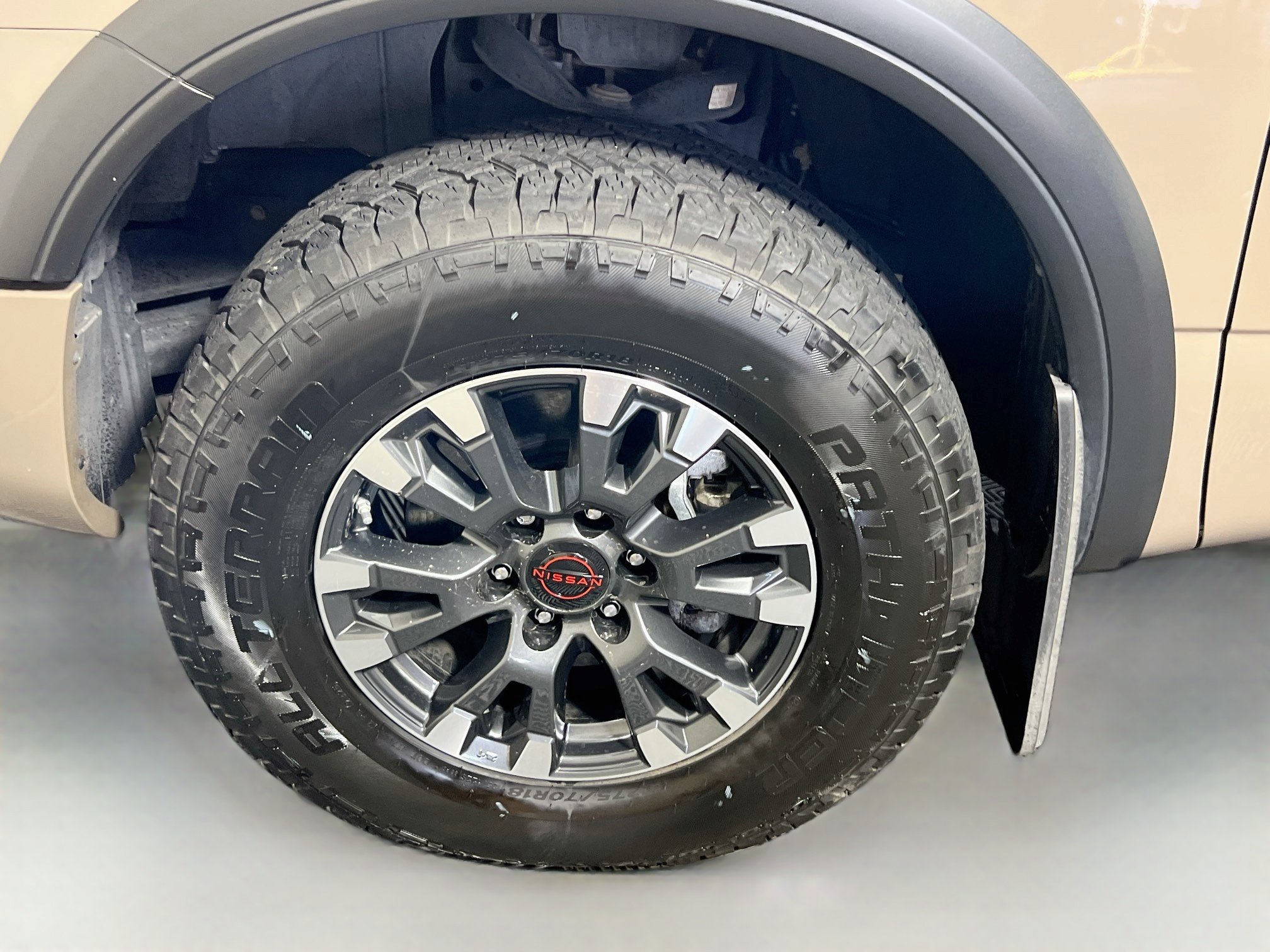 Used 2024 Nissan Titan PRO-4X w/ Pro-4x Utility Package AWD/4WD image 13