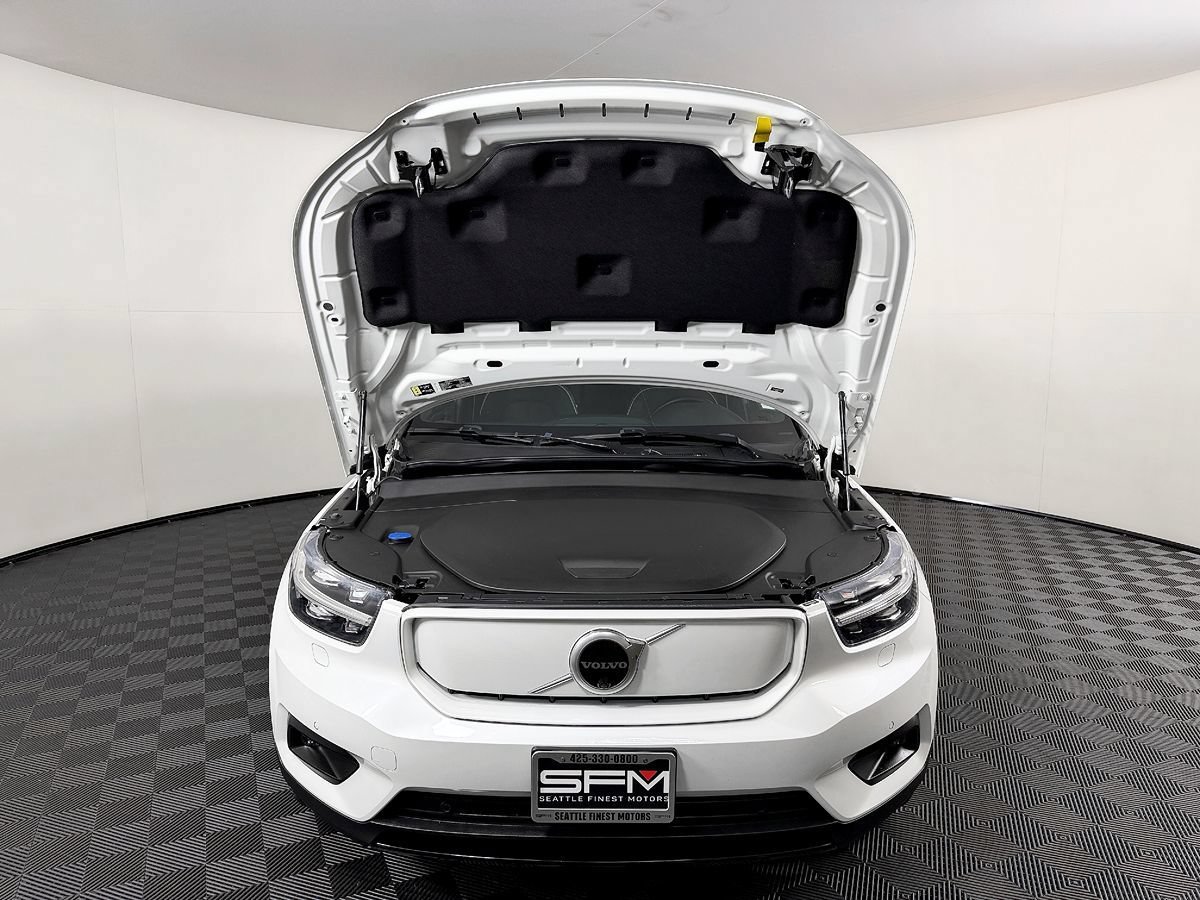 Used 2021 Volvo XC40 P8 Recharge w/ Advanced Package AWD/4WD image 19