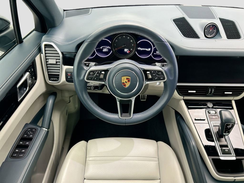 Used 2022 Porsche Cayenne S image 10