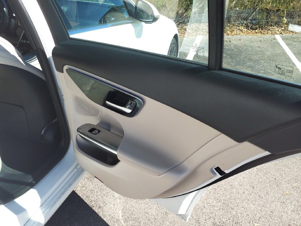 Used 2023 Mercedes-Benz C 300 4MATIC Sedan image 13