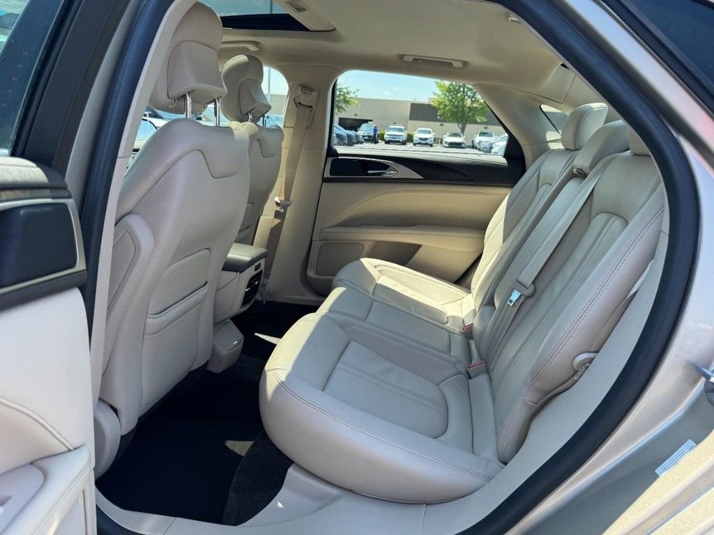 Used 2017 Lincoln MKZ Select w/ Technology Package FWD image 10
