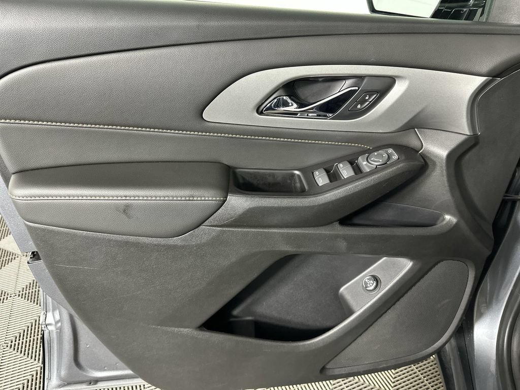 Certified 2020 Chevrolet Traverse LT FWD image 24