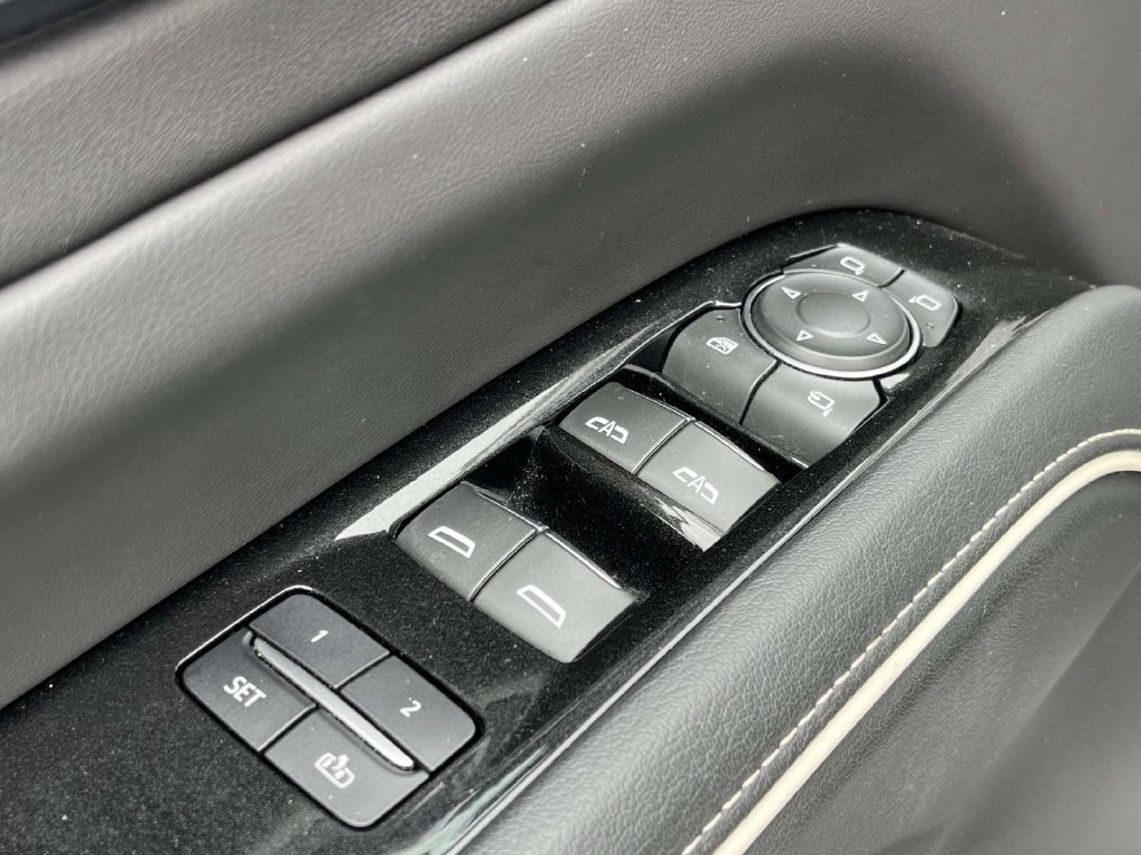 Used 2023 Cadillac Escalade ESV Sport w/ Touring Package AWD/4WD image 31