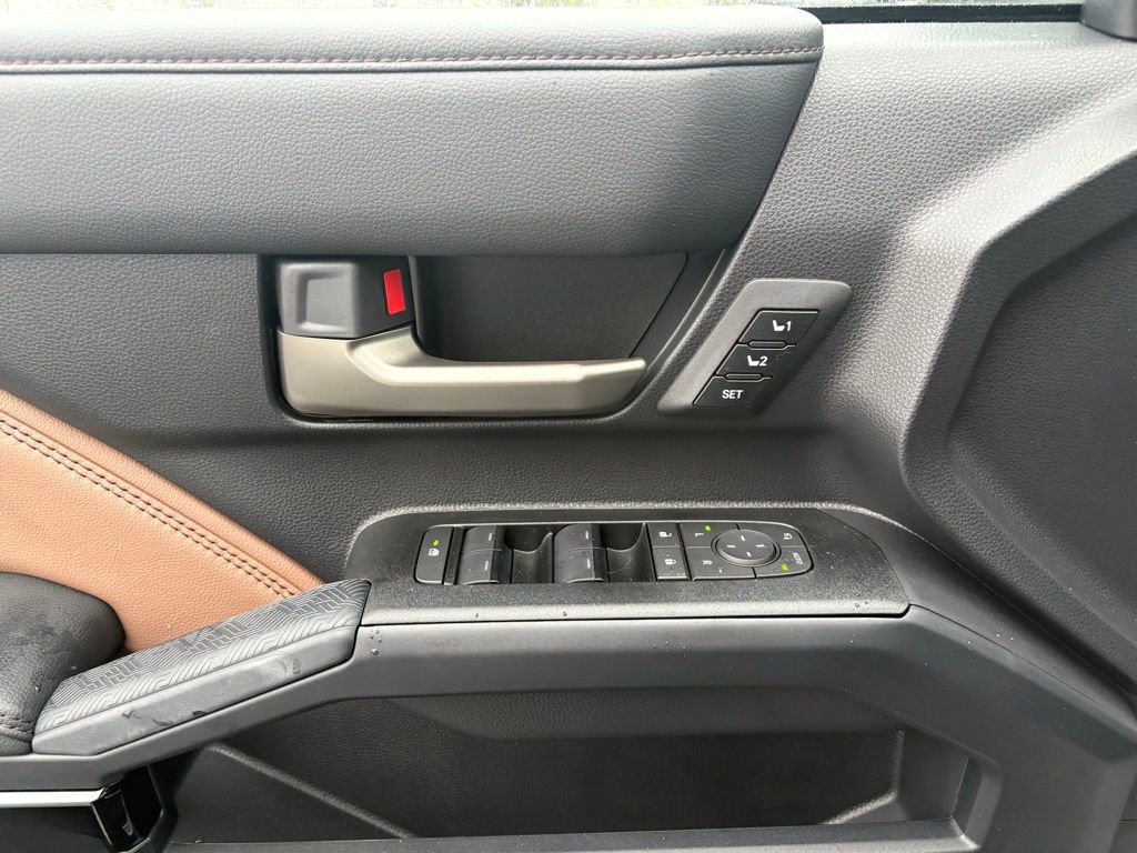 Used 2026 Toyota 4Runner Limited AWD/4WD image 10