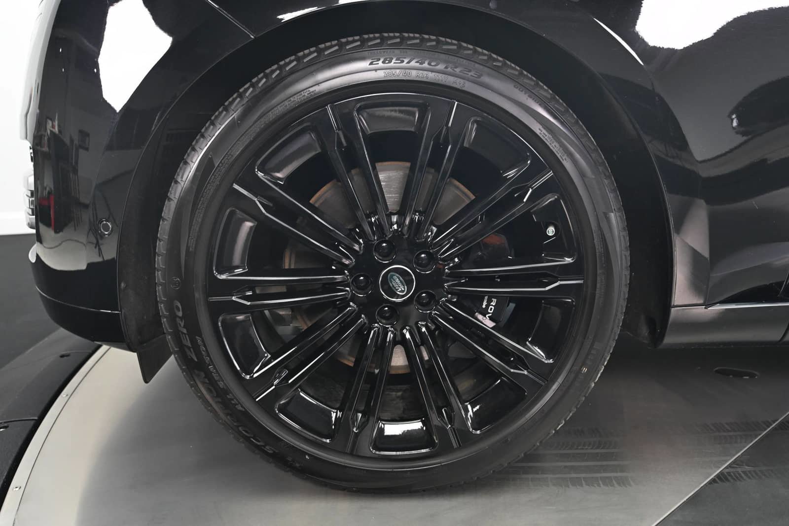 Used 2024 Land Rover Range Rover Autobiography AWD/4WD image 4