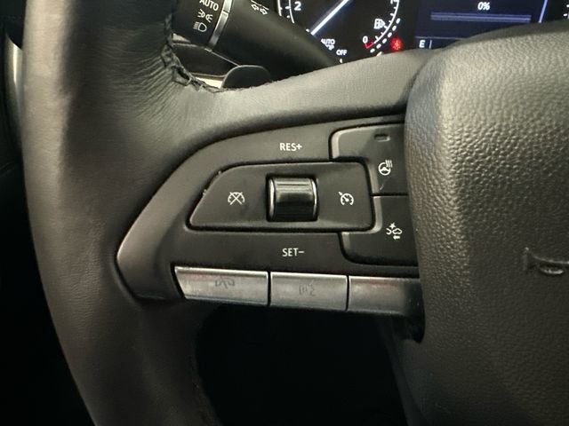 Used 2023 Cadillac XT4 Premium Luxury image 22