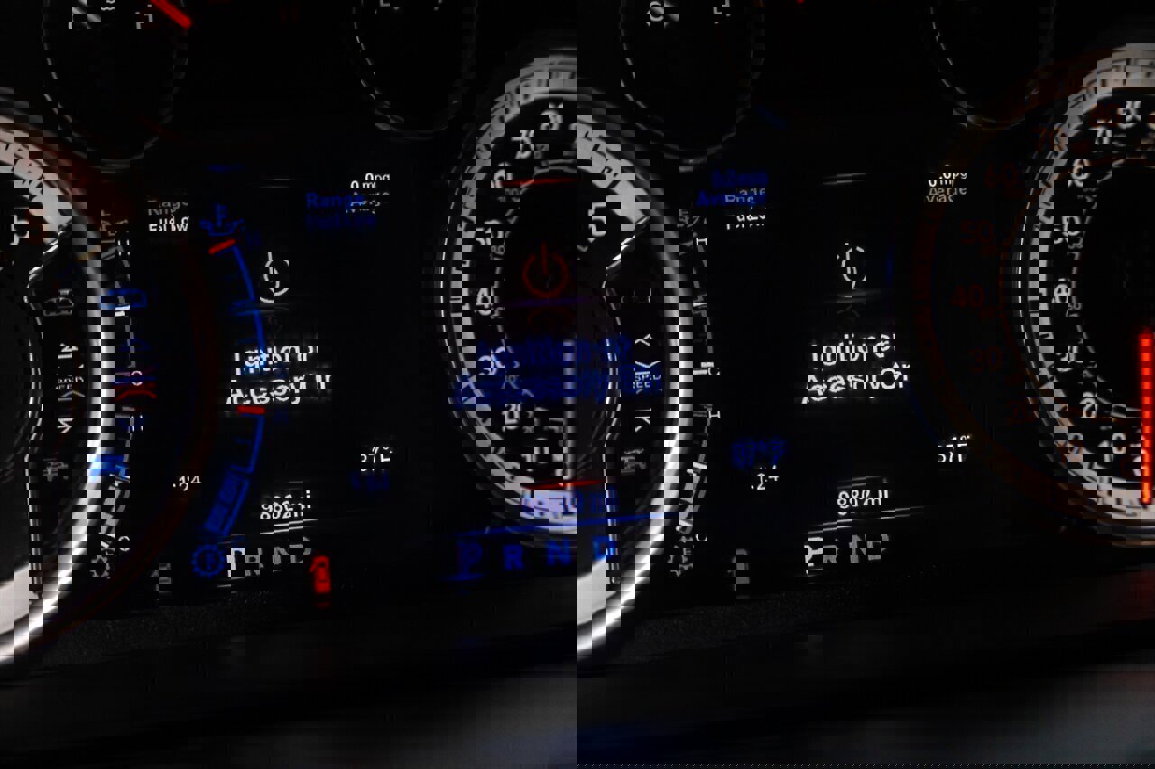 Used 2015 RAM 1500 Laramie w/ Convenience Group image 24