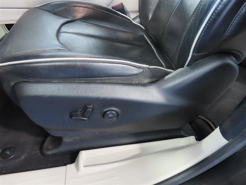 Used 2022 Chrysler Pacifica Limited image 15