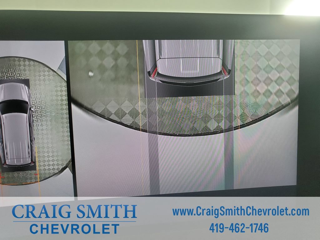 Used 2025 Cadillac Escalade Sport Platinum w/ LPO, Floor Liner Package AWD/4WD image 38