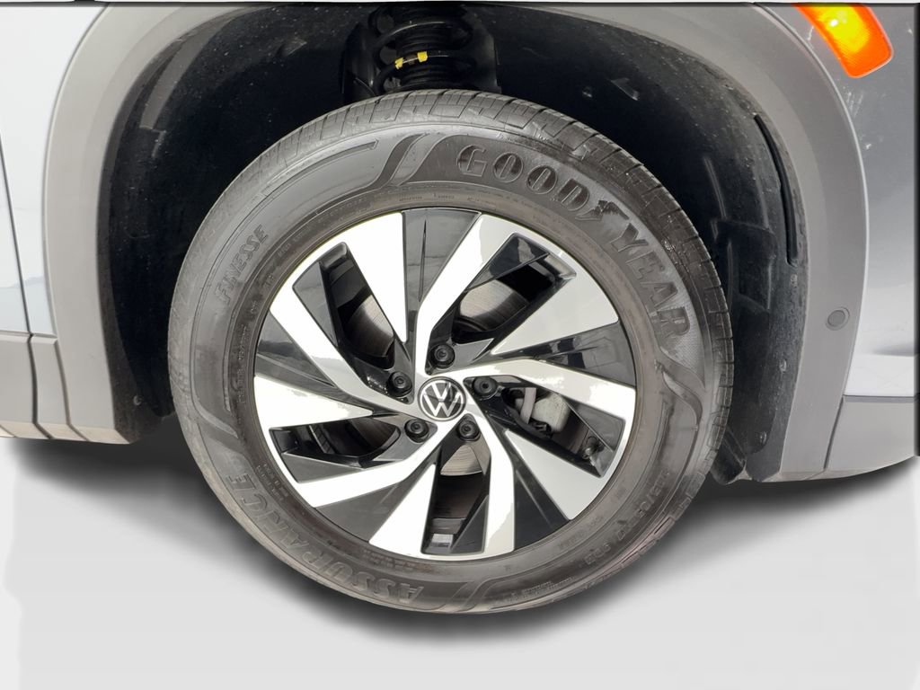 Used 2025 Volkswagen Tiguan S FWD image 13