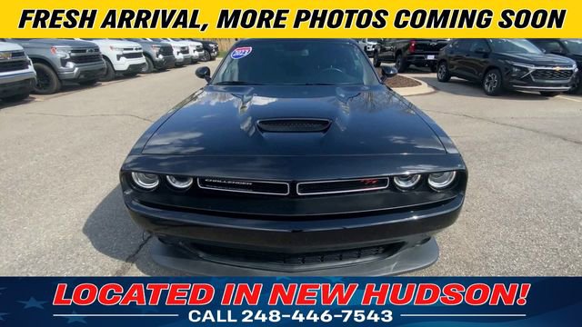 Used 2023 Dodge Challenger R/T RWD image 5