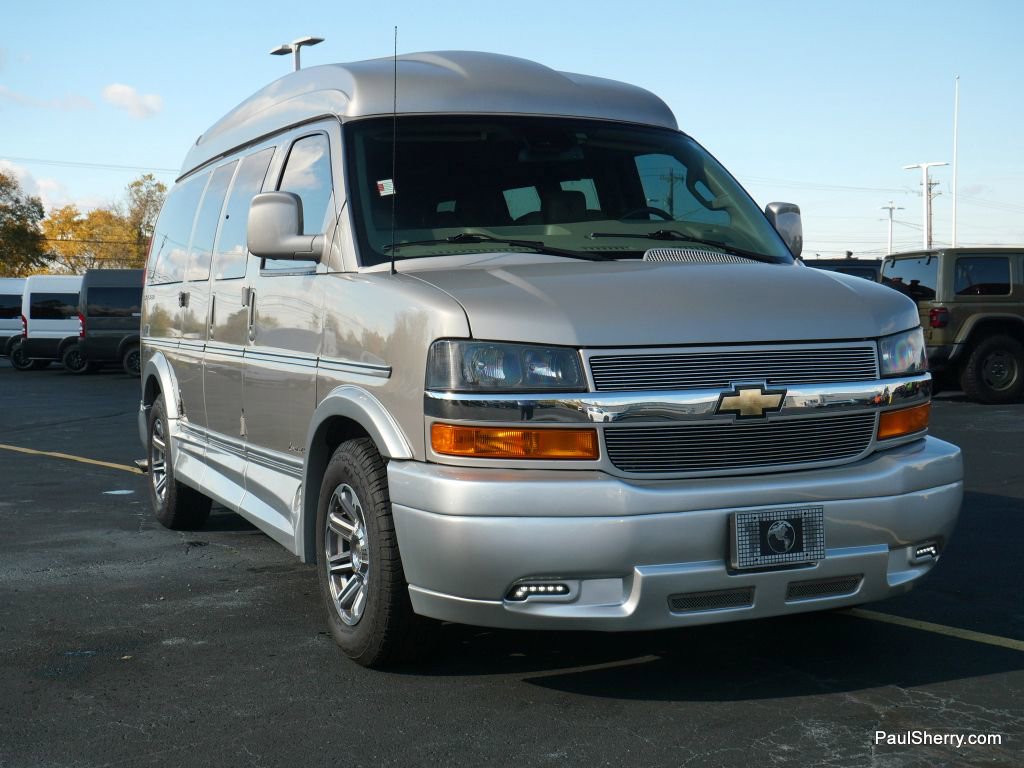 Used 2021 Chevrolet Express 2500 LS w/ Enhanced Convenience Package image 19