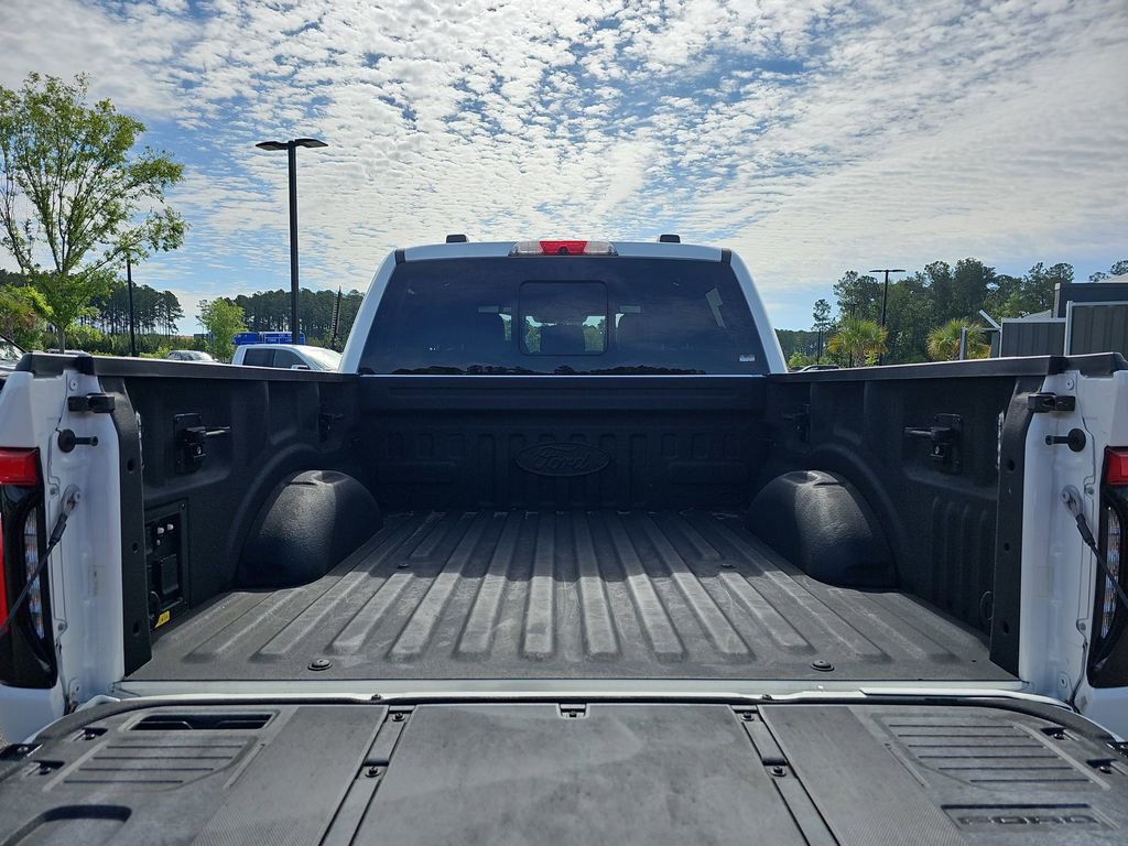 Used 2022 Ford F150 Lightning Lariat AWD/4WD image 16