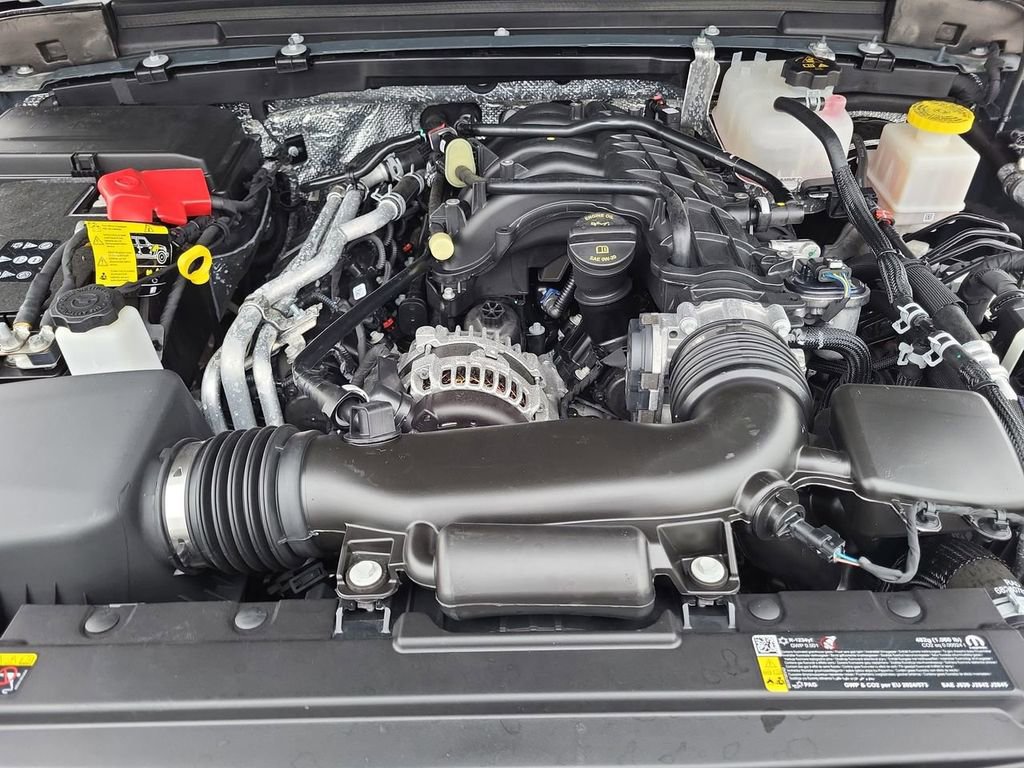 Used 2025 Jeep Gladiator Sport image 17