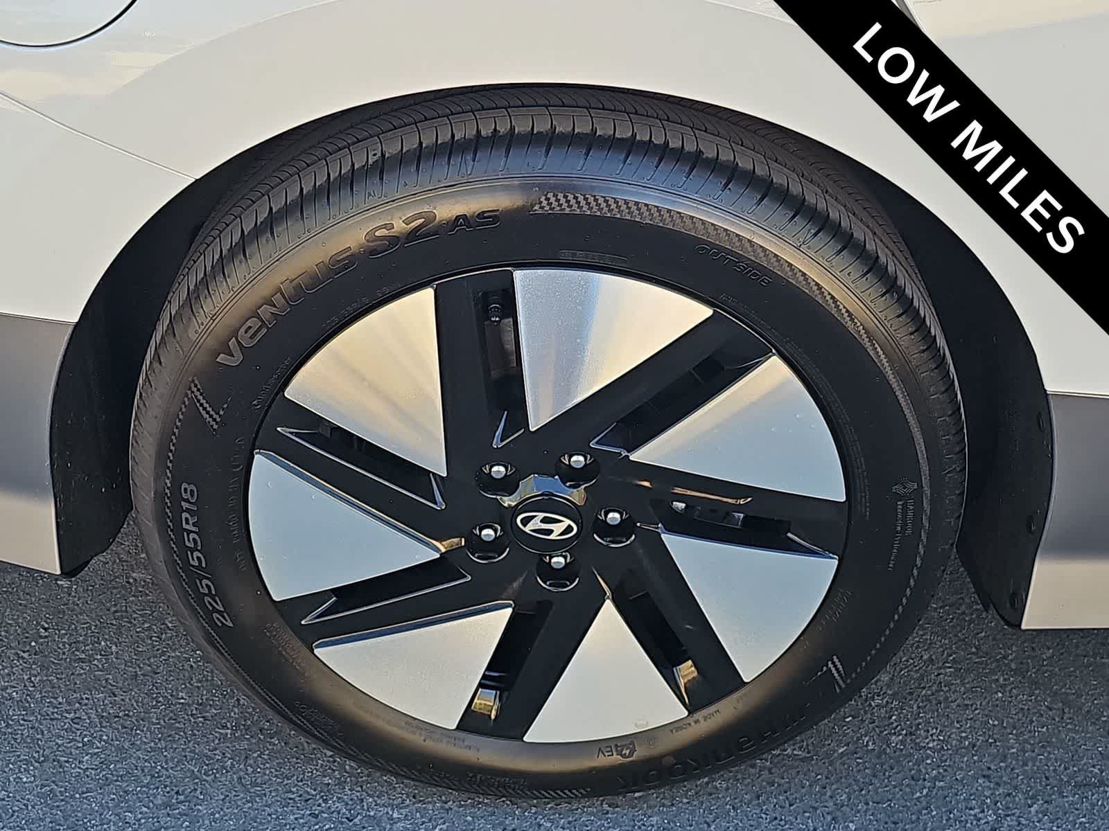 Certified 2025 Hyundai Ioniq 6 SE RWD image 12