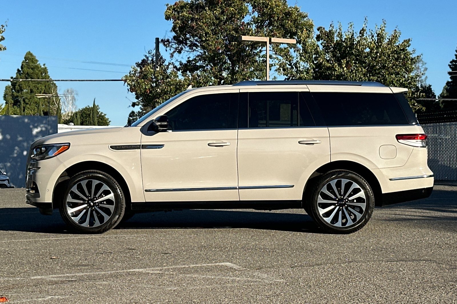 Certified 2024 Lincoln Navigator Reserve image 7