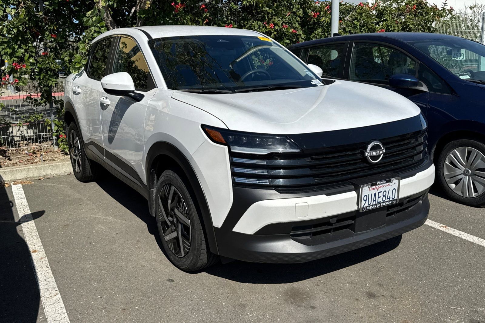 Certified 2025 Nissan Kicks SV image 2