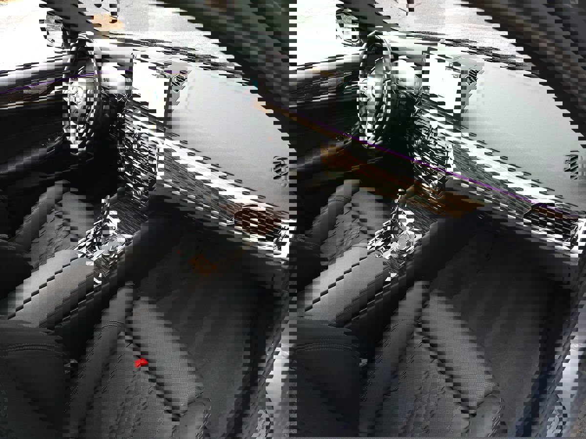 Used 2023 BMW 530e xDrive w/ Premium Package image 22