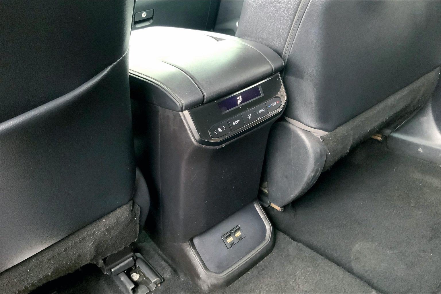 Used 2021 Toyota Highlander XLE FWD image 41