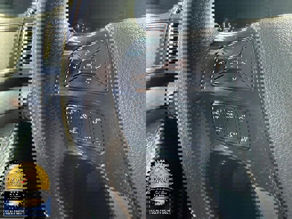 Used 2018 Ford Explorer XLT image 10