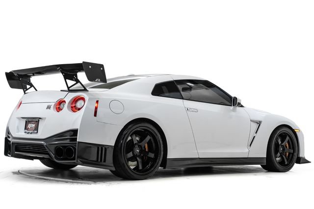 Used 2016 Nissan GT-R Black Edition AWD/4WD image 4