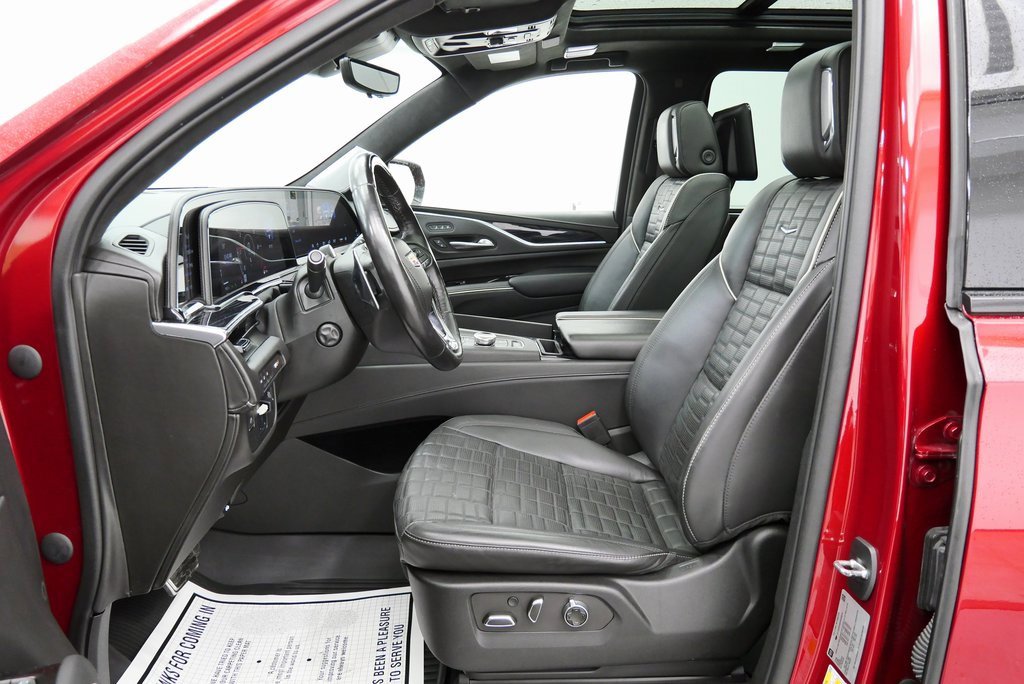 Used 2023 Cadillac Escalade ESV V image 11