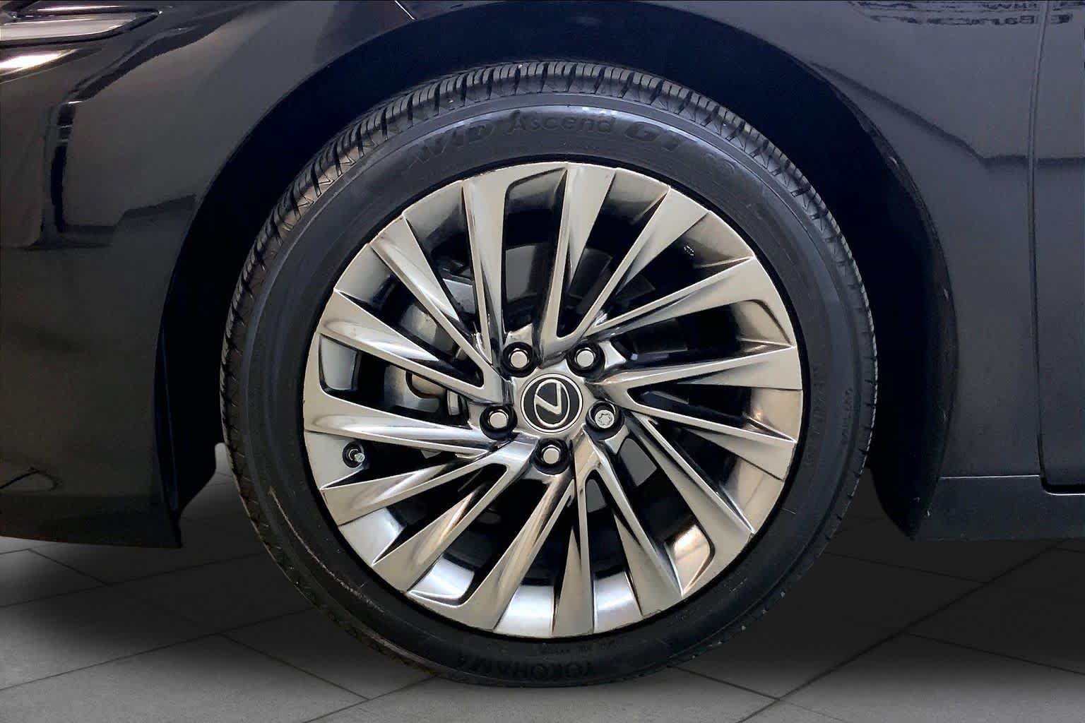 Used 2024 Lexus ES 350 Ultra Luxury FWD image 10