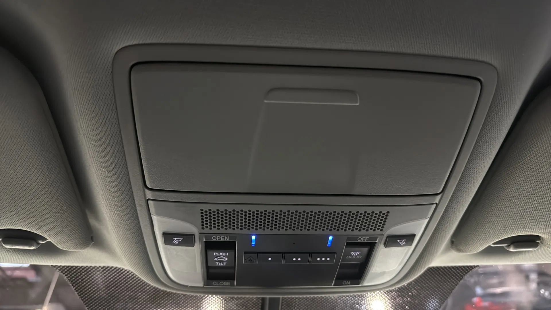 Used 2017 Acura TLX FWD image 20