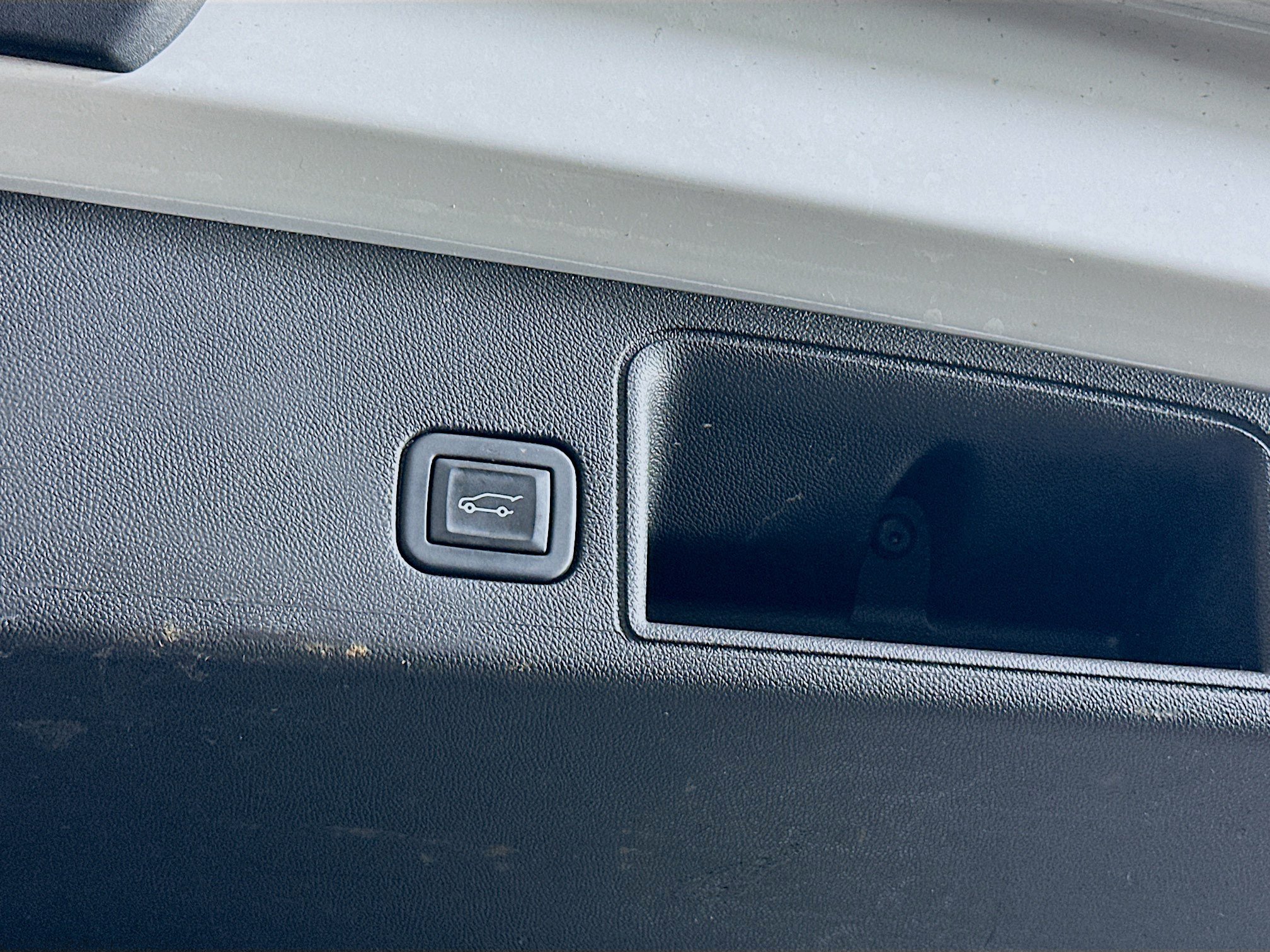 Used 2024 GMC Terrain AT4 w/ Infotainment Package II AWD/4WD image 29