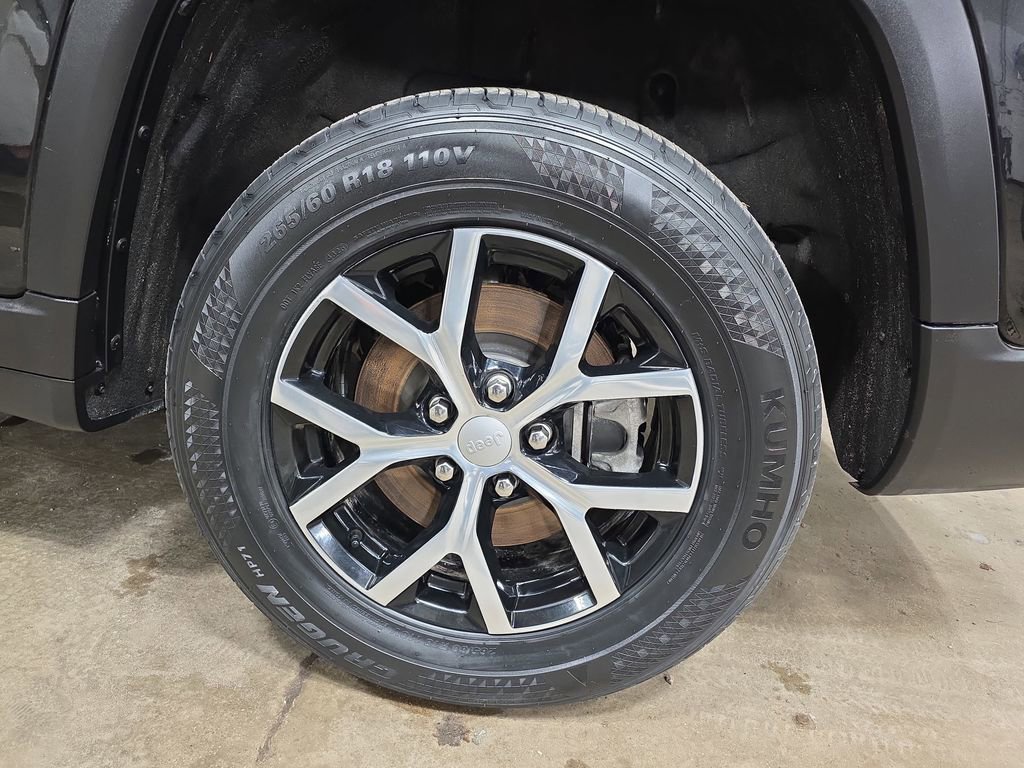 Used 2024 Jeep Grand Cherokee L Limited w/ Luxury Tech Group II image 38