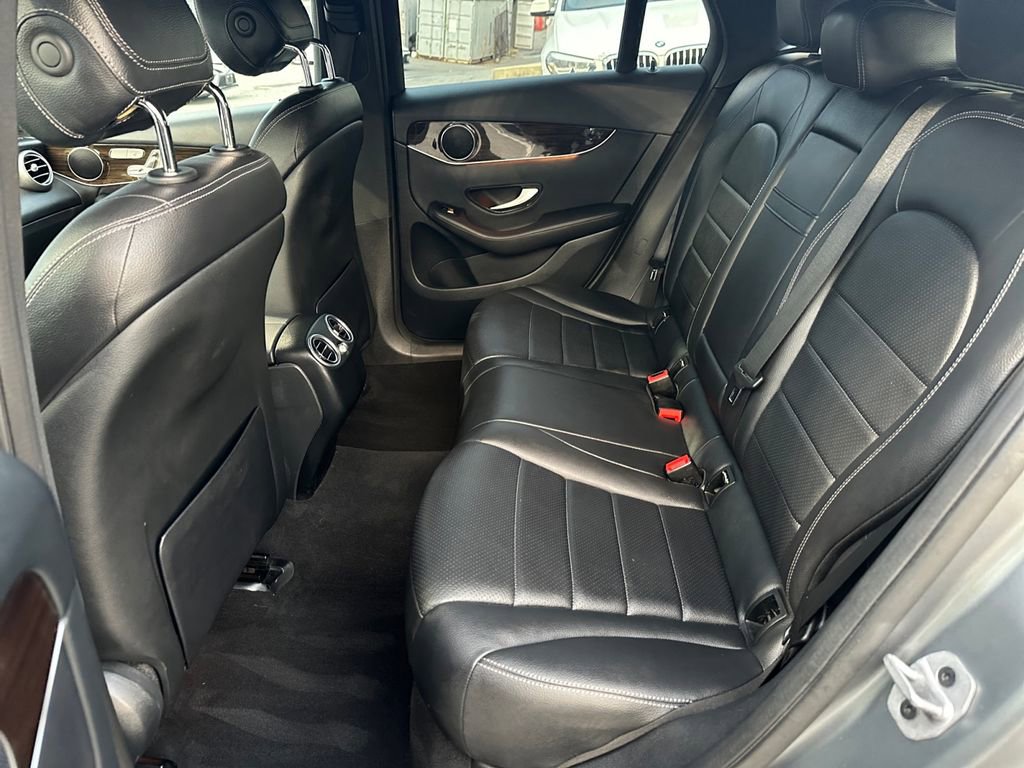 Used 2022 Mercedes-Benz GLC 300 4MATIC Coupe image 19