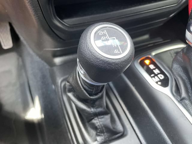 Used 2023 Jeep Gladiator Sport AWD/4WD image 34