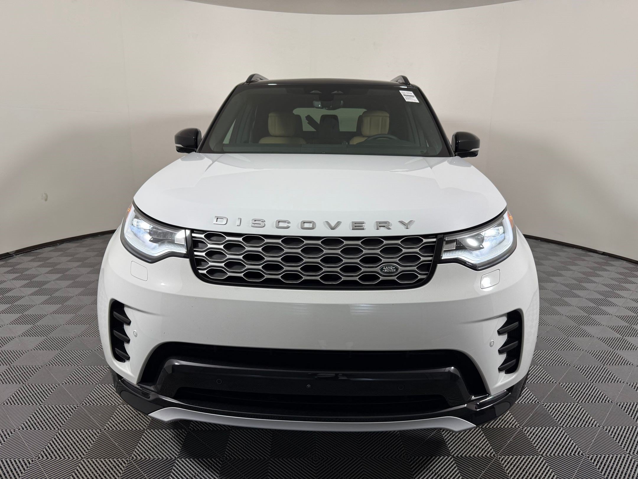 New 2026 Land Rover Discovery Limited Edition AWD/4WD image 6