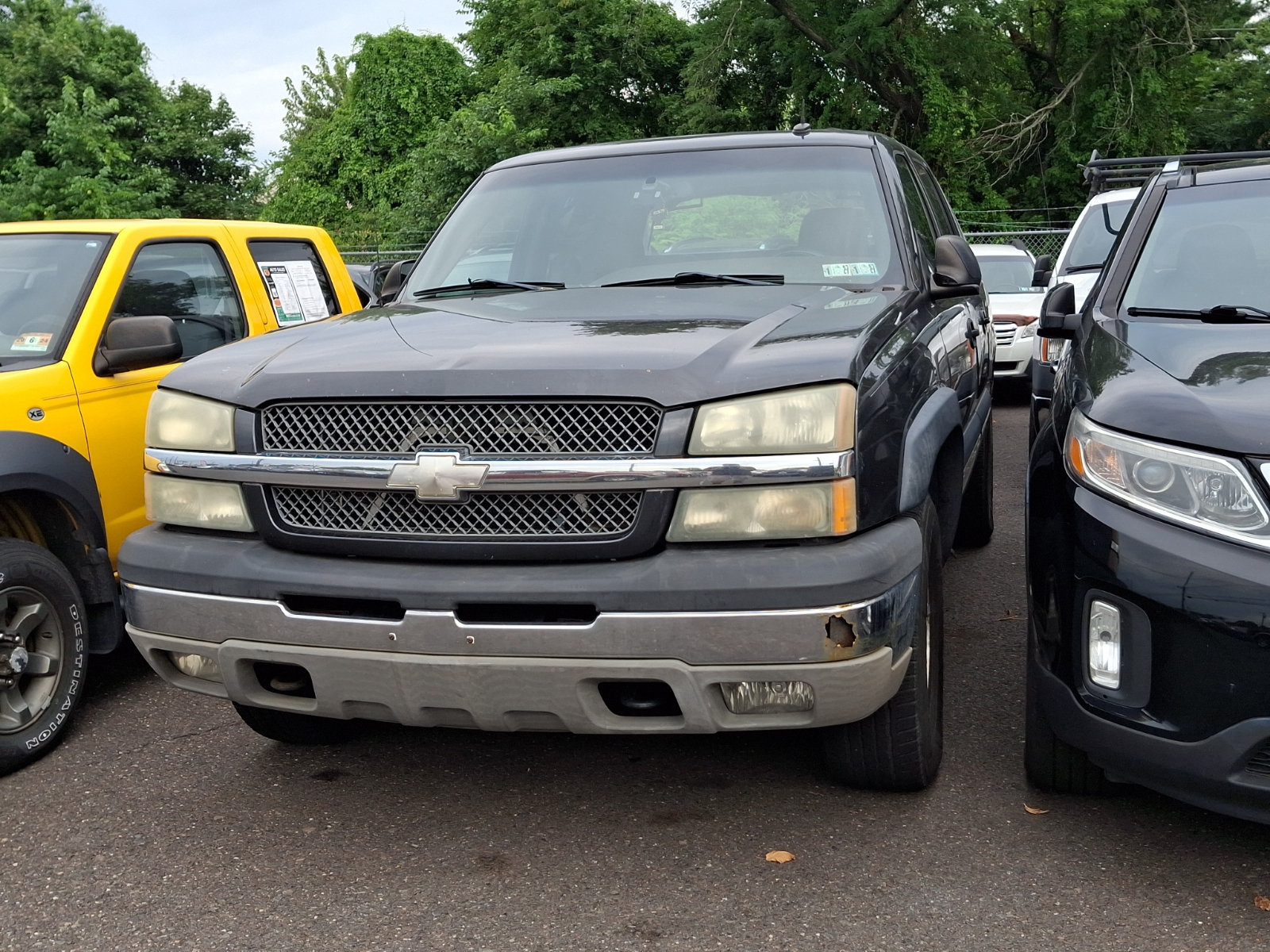 Used 2003 Chevrolet Avalanche 4x4 w/ Personal Security Package image 3