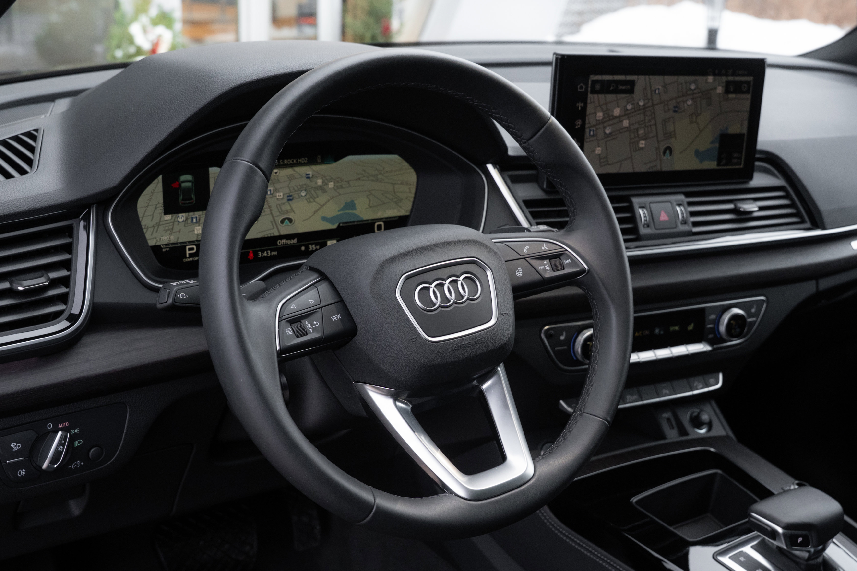 Certified 2025 Audi Q5 2.0T Premium Plus w/ Premium Plus Package image 11