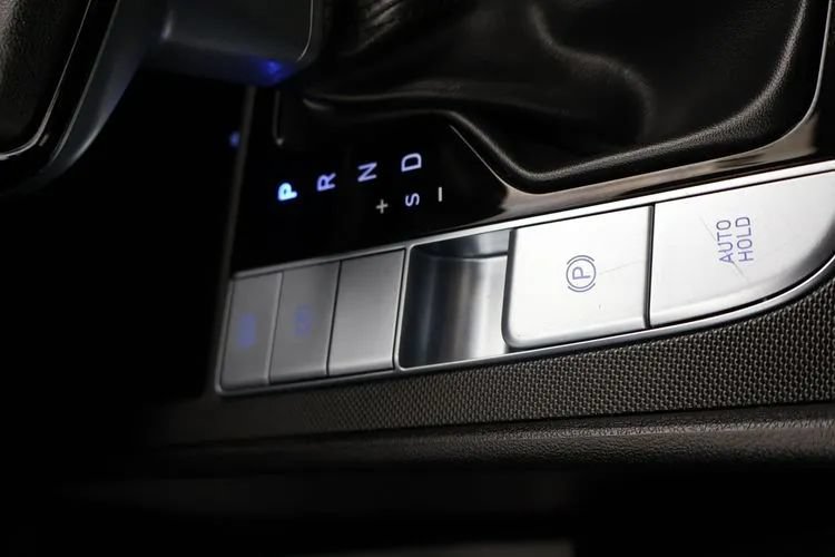 Used 2025 Hyundai Elantra SEL FWD image 31