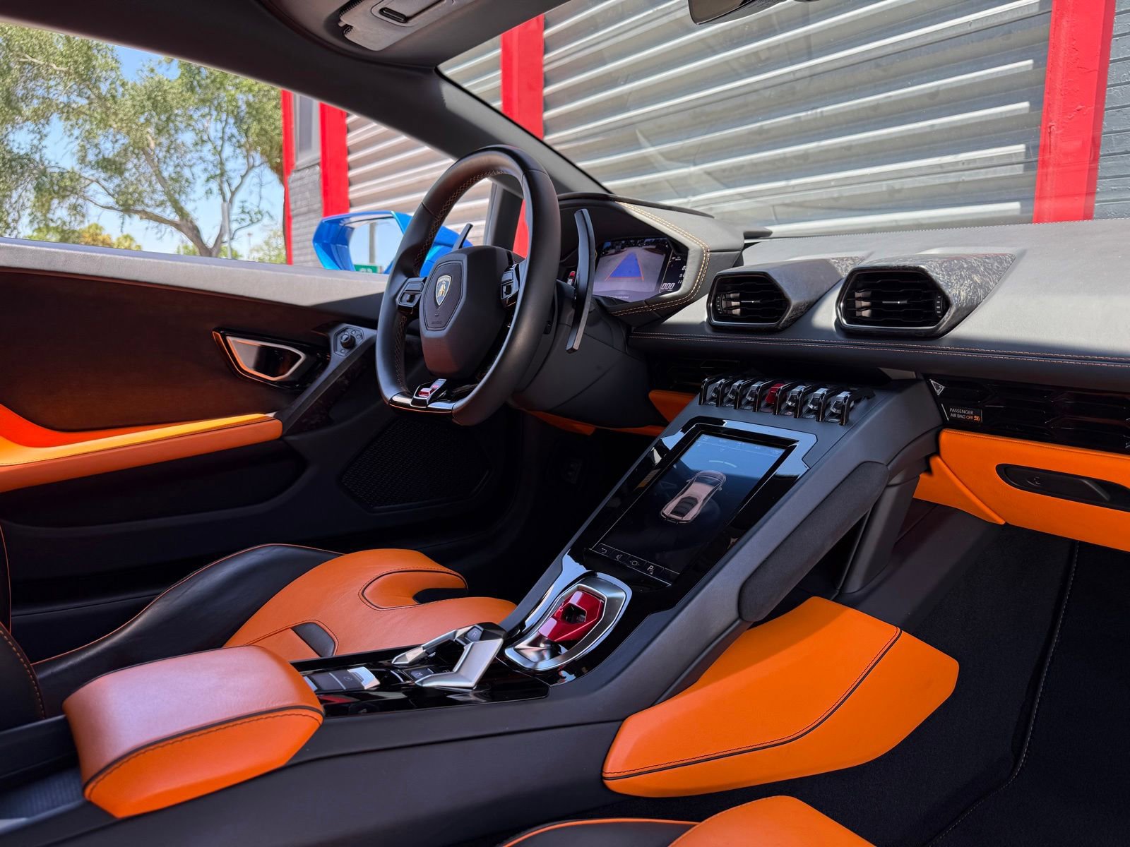 Used 2020 Lamborghini Huracan EVO RWD image 30