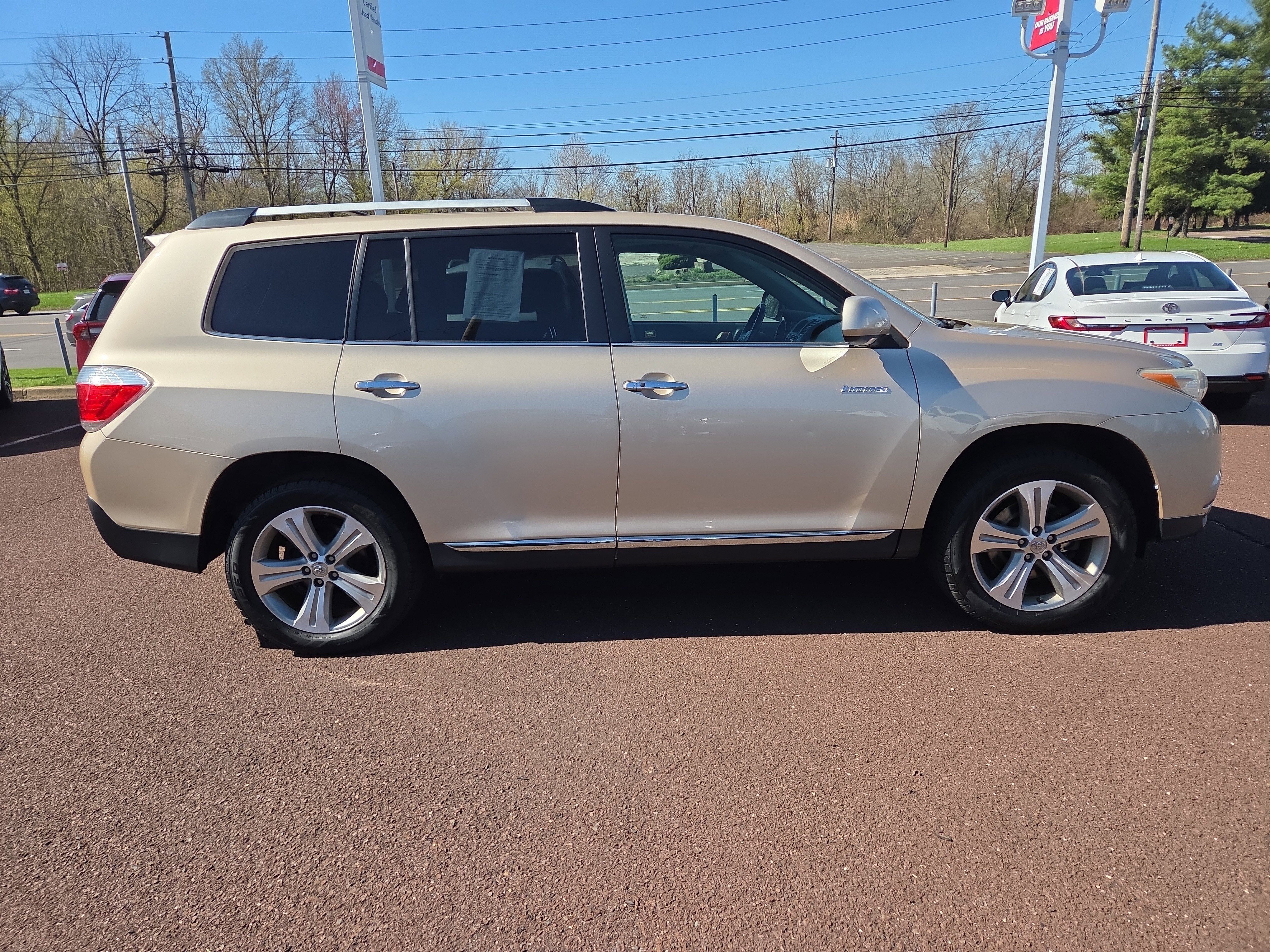 Used 2013 Toyota Highlander Limited image 2