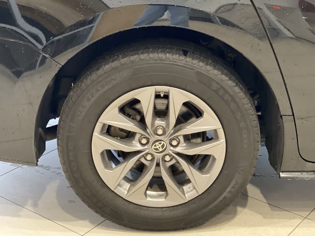 Used 2024 Toyota Sienna XLE AWD/4WD image 13