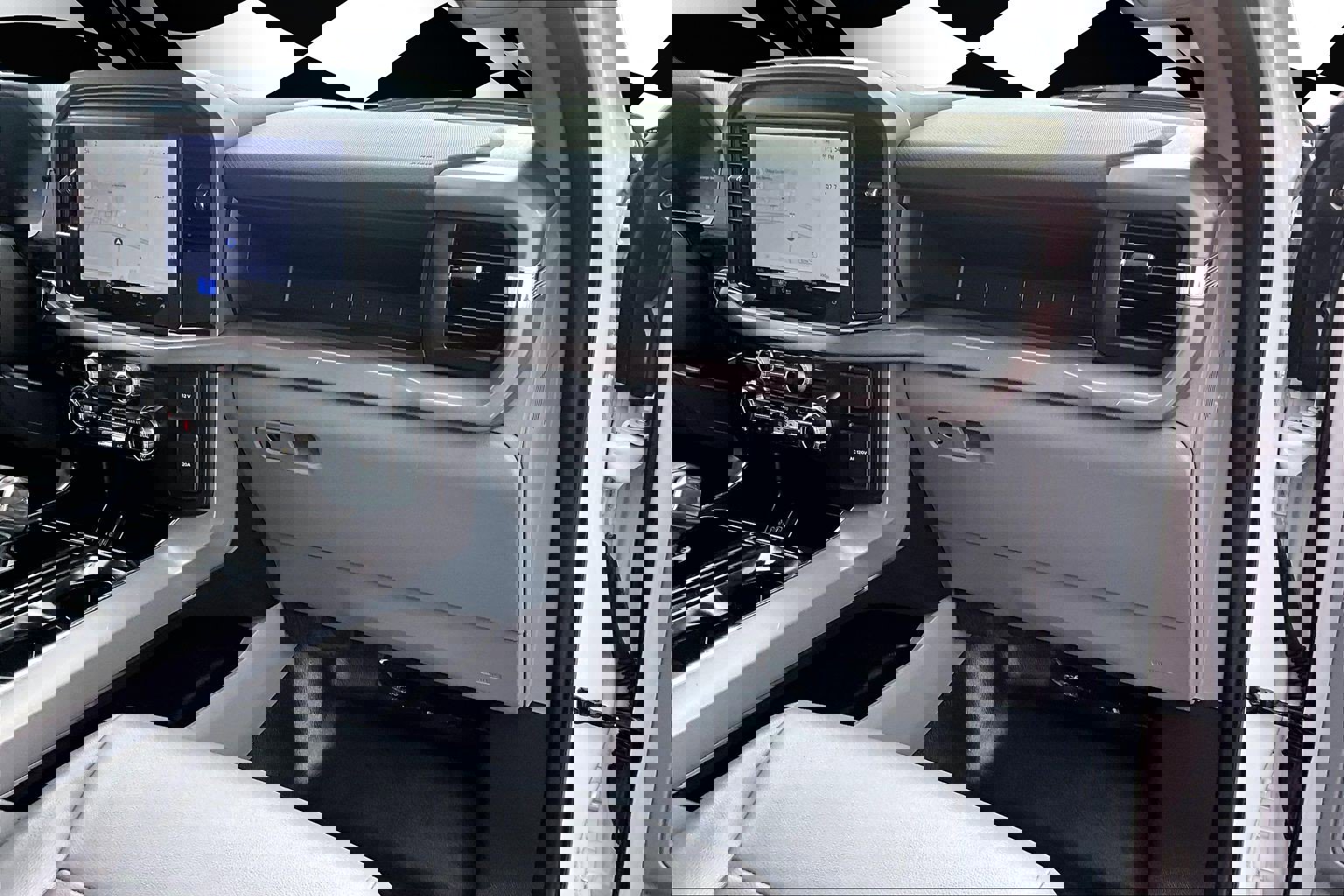 Used 2025 Ford F150 Lightning Pro image 16