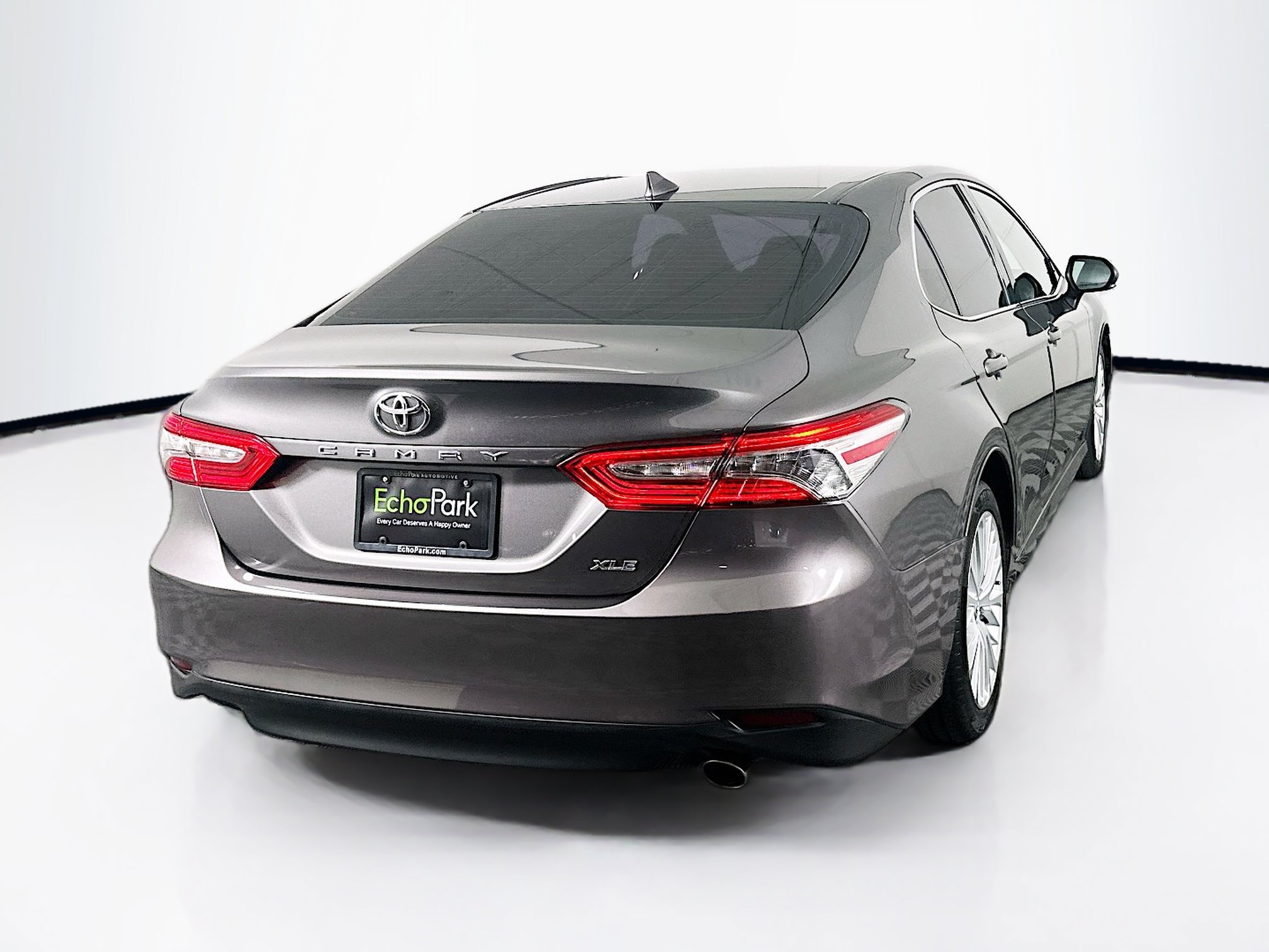 Used 2019 Toyota Camry XLE FWD image 9